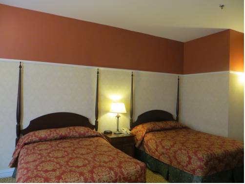 Imagen de la habitación del Hotel Carleton Of Oak Park. Foto 2