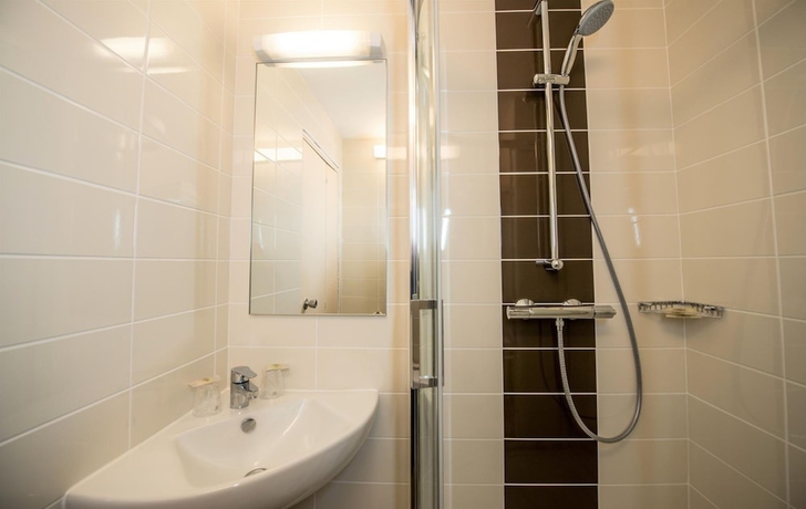 Imagen de la habitación del Hotel Carline, Beaune. Foto 16