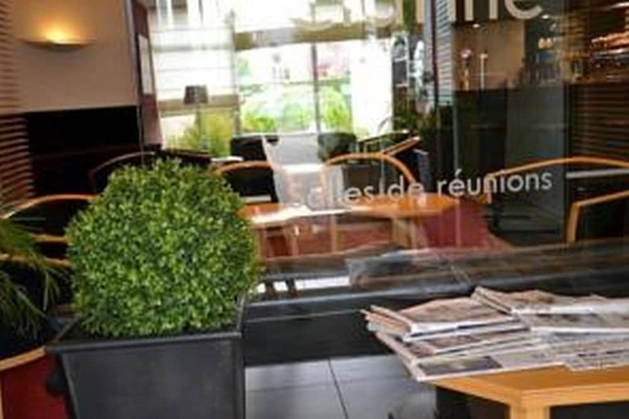 Imagen del bar/restaurante del Hotel Carline, Caen. Foto 17