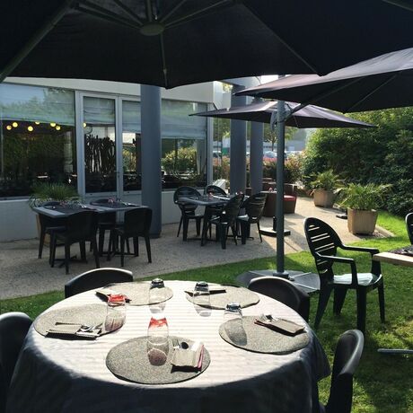 Imagen del bar/restaurante del Hotel Carline, Caen. Foto 20