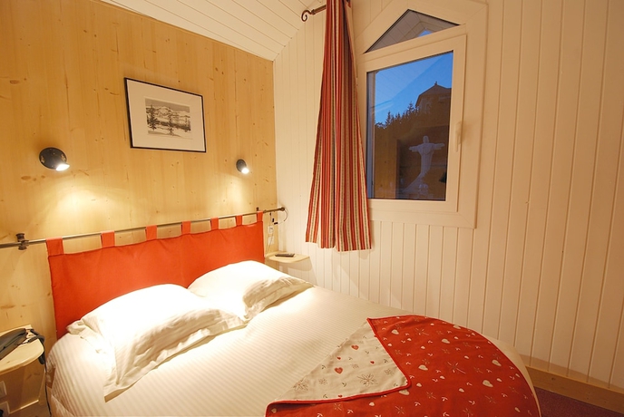 Imagen de la habitación del Hotel Carlit. Foto 4