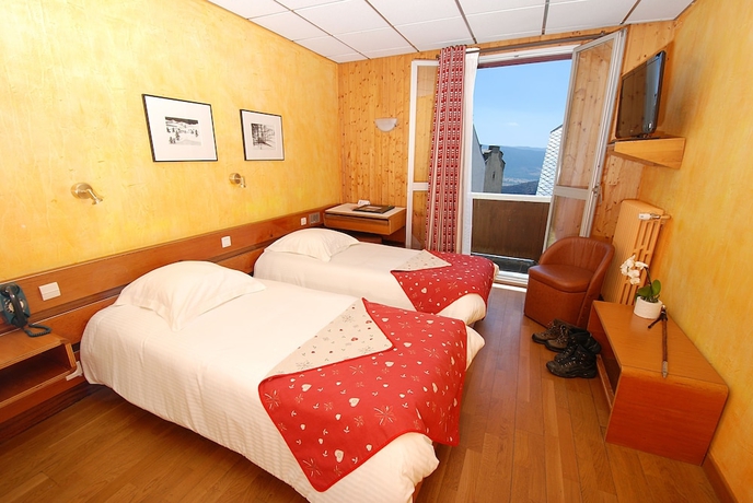 Imagen de la habitación del Hotel Carlit. Foto 10