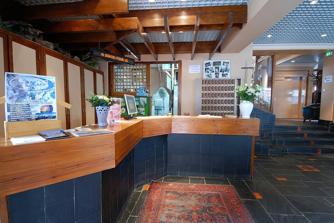 Imagen de los interiores del Hotel Carlit. Foto 15