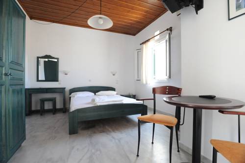 Imagen de la habitación del Hotel Carlo Bungalows. Foto 4