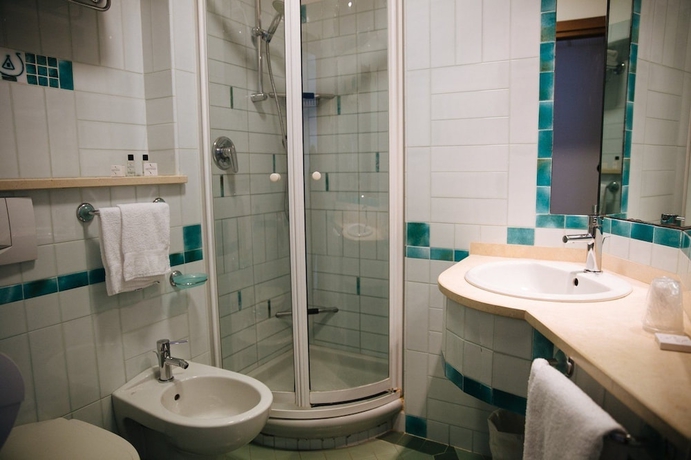 Imagen de la habitación del Hotel Carlo Felice. Foto 14