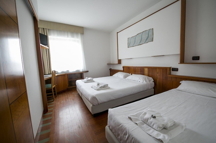 Imagen de la habitación del Hotel Carlo Felice. Foto 17