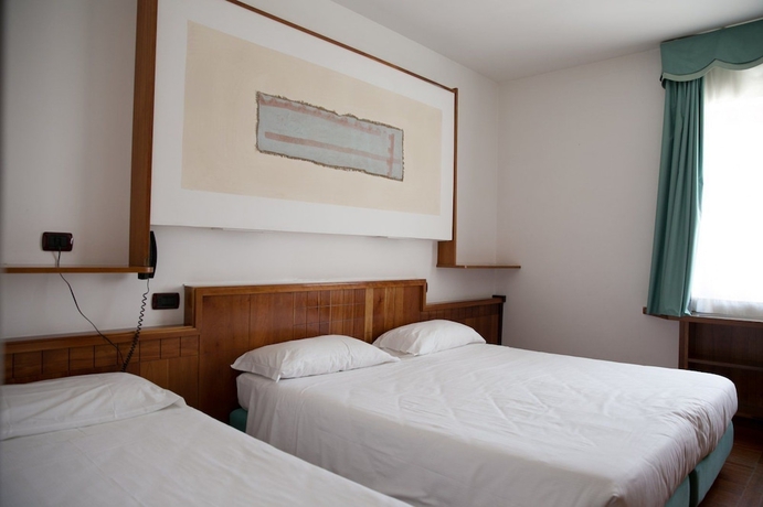 Imagen de la habitación del Hotel Carlo Felice. Foto 18