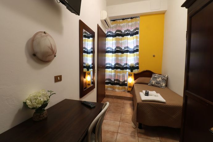 Imagen de la habitación del Hotel Carlo Goldoni. Foto 11