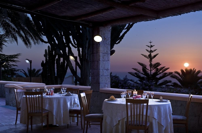 Imagen del bar/restaurante del Hotel Carlo Magno. Foto 2