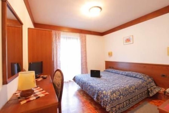 Imagen de la habitación del Hotel Carlone. Foto 11