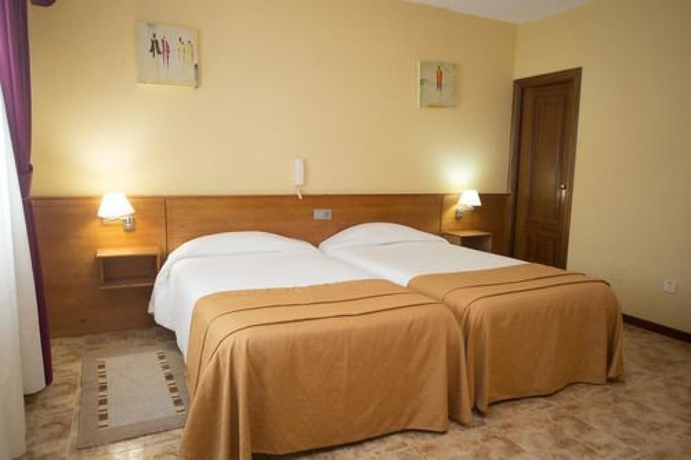 Imagen de la habitación del Hotel Carlos 96. Foto 8