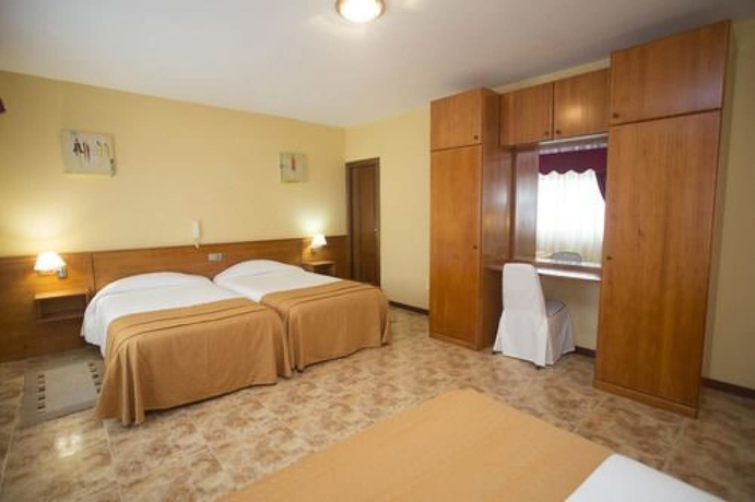 Imagen de la habitación del Hotel Carlos 96. Foto 9