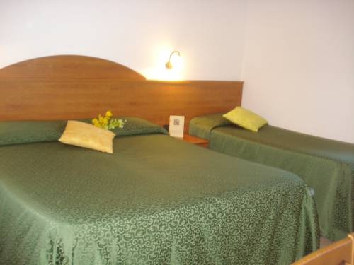 Imagen de la habitación del Hotel Carlo's. Foto 3