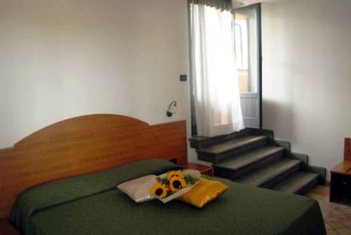 Imagen de la habitación del Hotel Carlo's. Foto 4