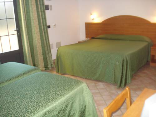 Imagen de la habitación del Hotel Carlo's. Foto 6