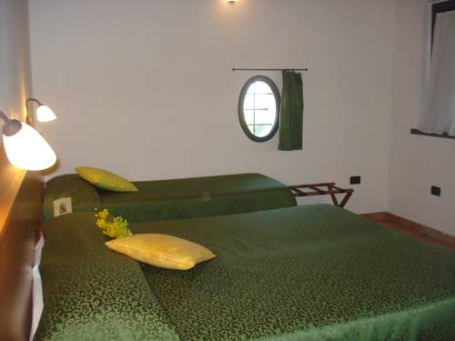 Imagen de la habitación del Hotel Carlo's. Foto 7