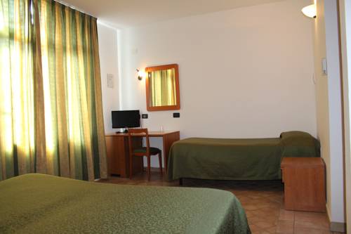Imagen de la habitación del Hotel Carlo's. Foto 10