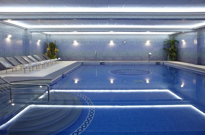 Imagen de la piscina del Hotel Carlos I Silgar. Foto 13