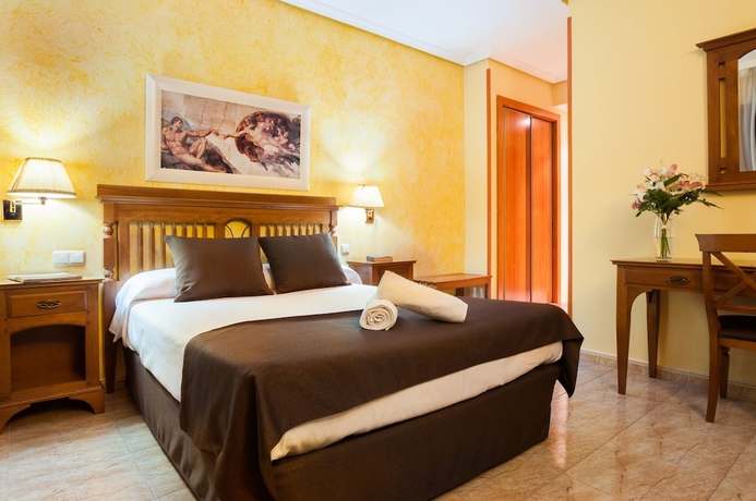 Imagen de la habitación del Hotel Carlos I Toledo. Foto 10