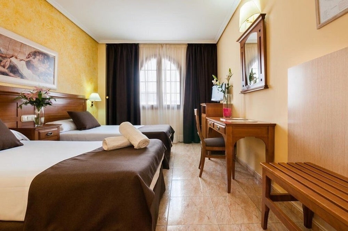 Imagen de la habitación del Hotel Carlos I Toledo. Foto 18