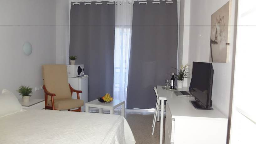 Imagen de la habitación del Hotel Carlos I, Torremolinos. Foto 3