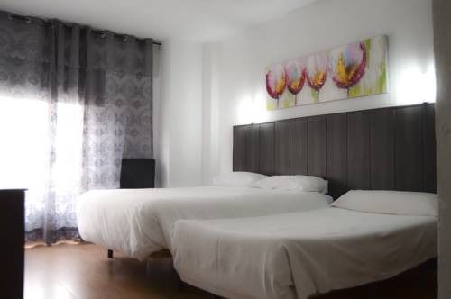 Imagen de la habitación del Hotel Carlos III, Aguilas. Foto 5