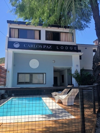 Imagen de la piscina del Hotel Carlos Paz Lodge. Foto 11