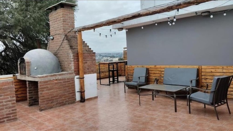 Imagen de los exteriores del Hotel Carlos Paz Lodge. Foto 8