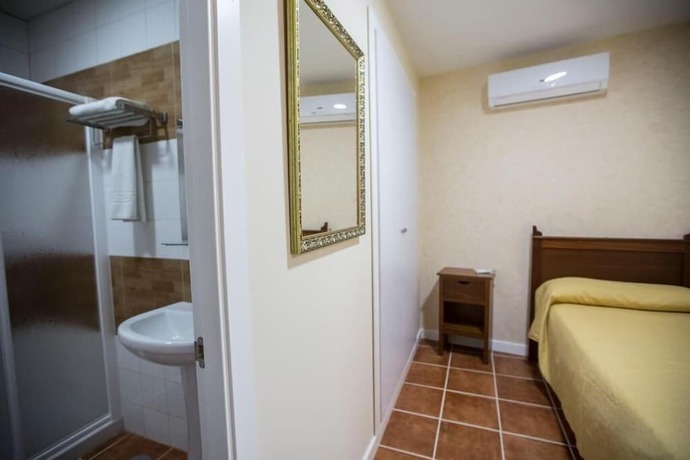 Imagen de la habitación del Hotel Carlos V By Viverestays. Foto 3