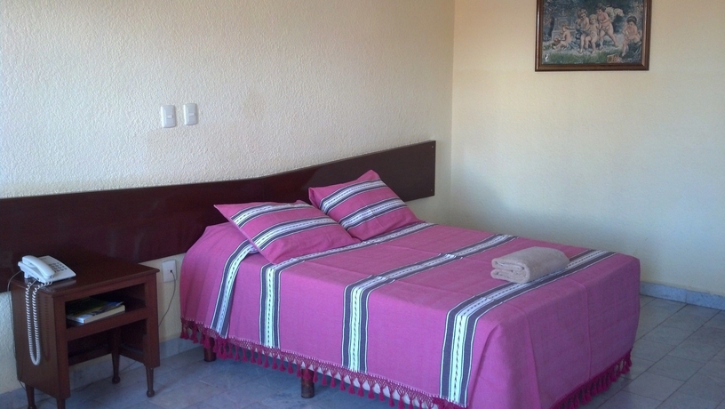 Imagen de la habitación del Hotel Carlos V, Campeche. Foto 9