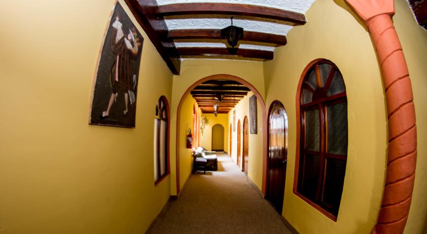 Imagen de los interiores del Hotel Carlos V, Cusco. Foto 11