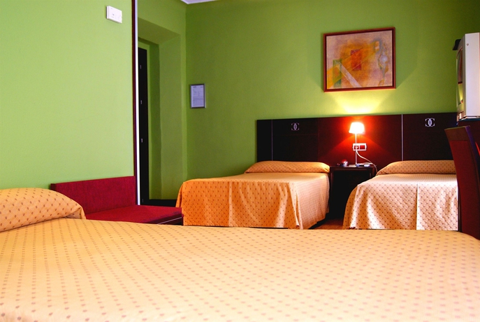 Imagen de la habitación del Hotel Carlos V, Granada. Foto 10