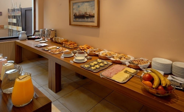 Imagen del bar/restaurante del Hotel Carlos V Patagonia. Foto 2