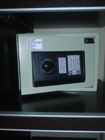 Imagen de la habitación del Hotel Carlos V Patagonia. Foto 10