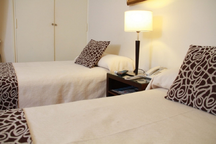 Imagen de la habitación del Hotel Carlos V, San Miguel de Tucumán. Foto 5