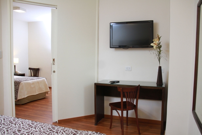 Imagen de la habitación del Hotel Carlos V, San Miguel de Tucumán. Foto 15