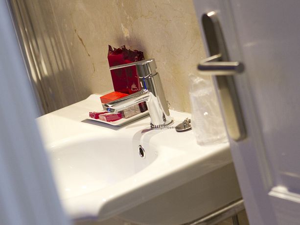 Imagen de la habitación del Hotel Carlos V, Toledo. Foto 7