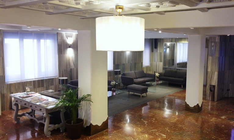Imagen de los interiores del Hotel Carlos V, Toledo. Foto 11