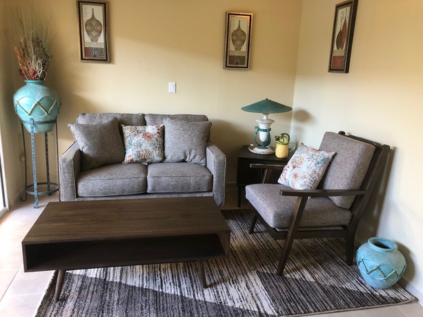 Imagen de los interiores del Hotel Carls Unique Inn. Foto 17