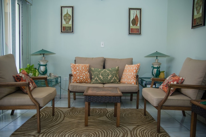 Imagen de los interiores del Hotel Carls Unique Inn. Foto 19