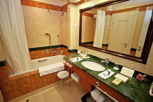 Imagen de la habitación del Hotel Carlsbad Plaza Medical Spa and Wellness. Foto 3