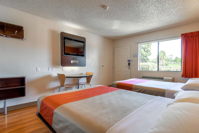 Imagen de la habitación del Hotel Carlsbad Village Inn. Foto 16