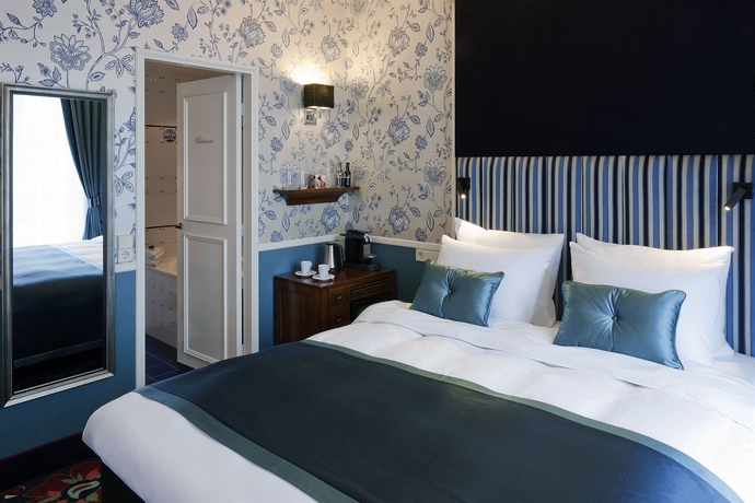 Imagen de la habitación del Hotel Carlton Ambassador. Foto 4