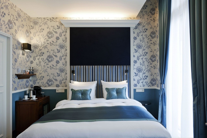 Imagen de la habitación del Hotel Carlton Ambassador. Foto 5