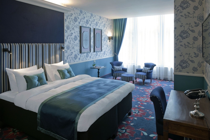 Imagen de la habitación del Hotel Carlton Ambassador. Foto 7