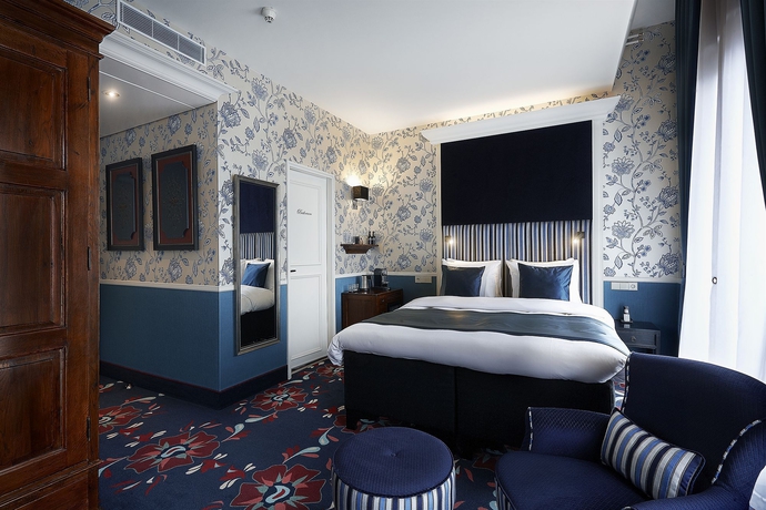 Imagen de la habitación del Hotel Carlton Ambassador. Foto 11