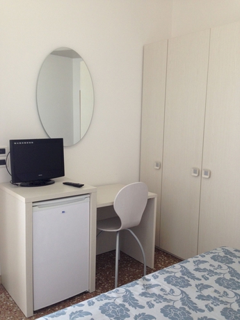 Imagen de la habitación del Hotel Carlton Beach, Marebello. Foto 5