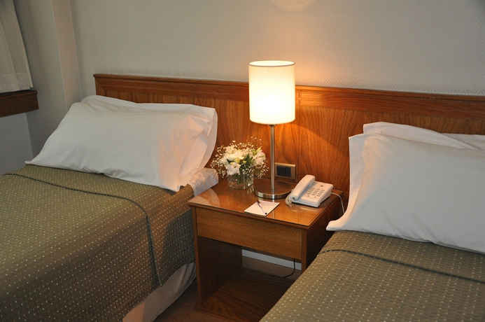 Imagen de la habitación del Hotel Carlton Buenos Aires. Foto 9