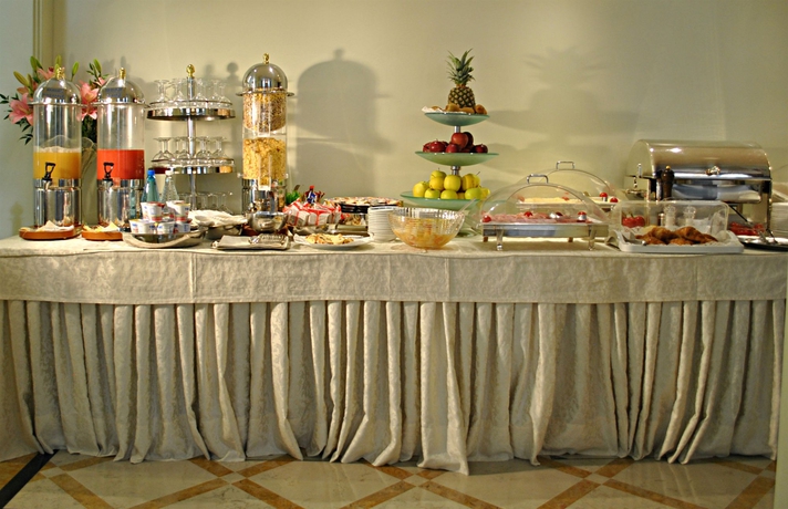 Imagen del bar/restaurante del Hotel Carlton Capri. Foto 4