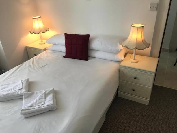 Imagen de la habitación del Hotel Carlton Court. Foto 5